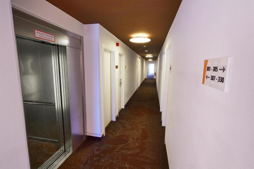 B&B Hotel Munchen-Пуцбрунн Екстер'єр фото